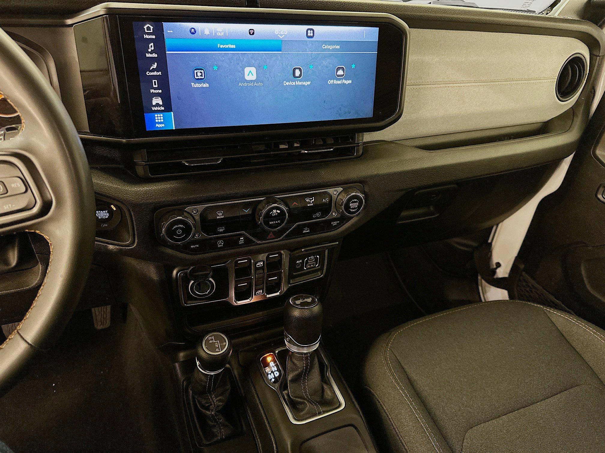 Used 2024 Jeep Wrangler Sport S image 25