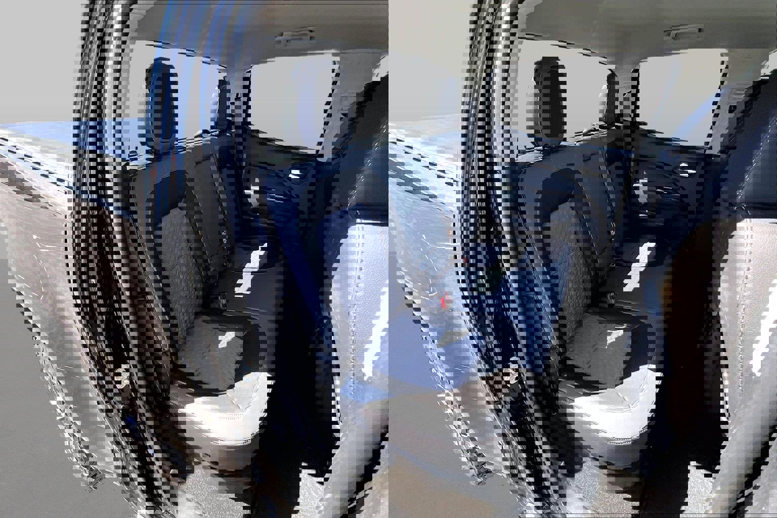 Used 2015 Chevrolet Colorado Z71 AWD/4WD image 25