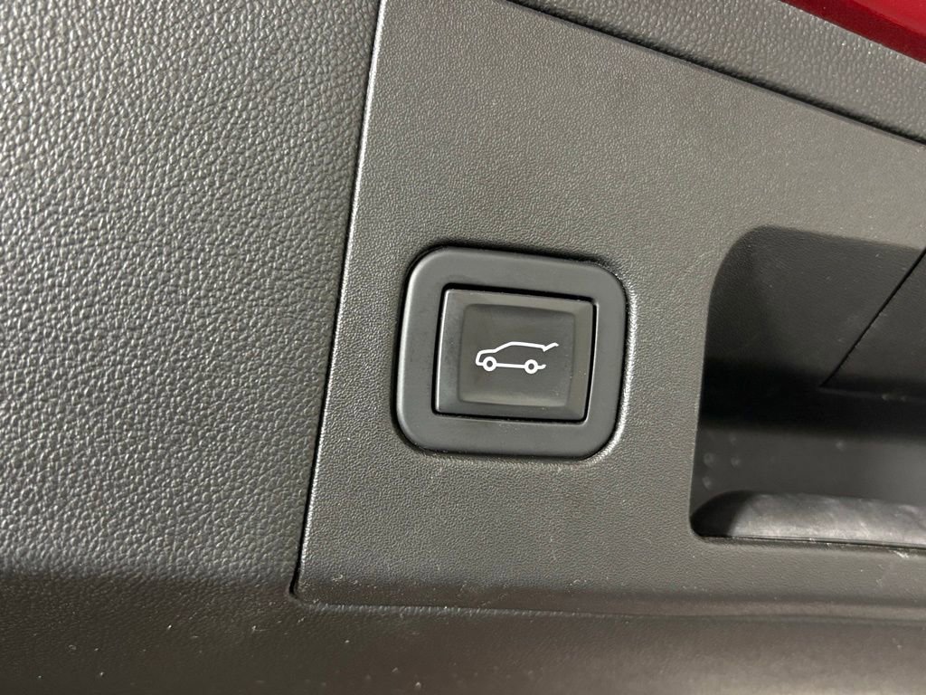 Used 2018 Cadillac XT5 FWD image 35