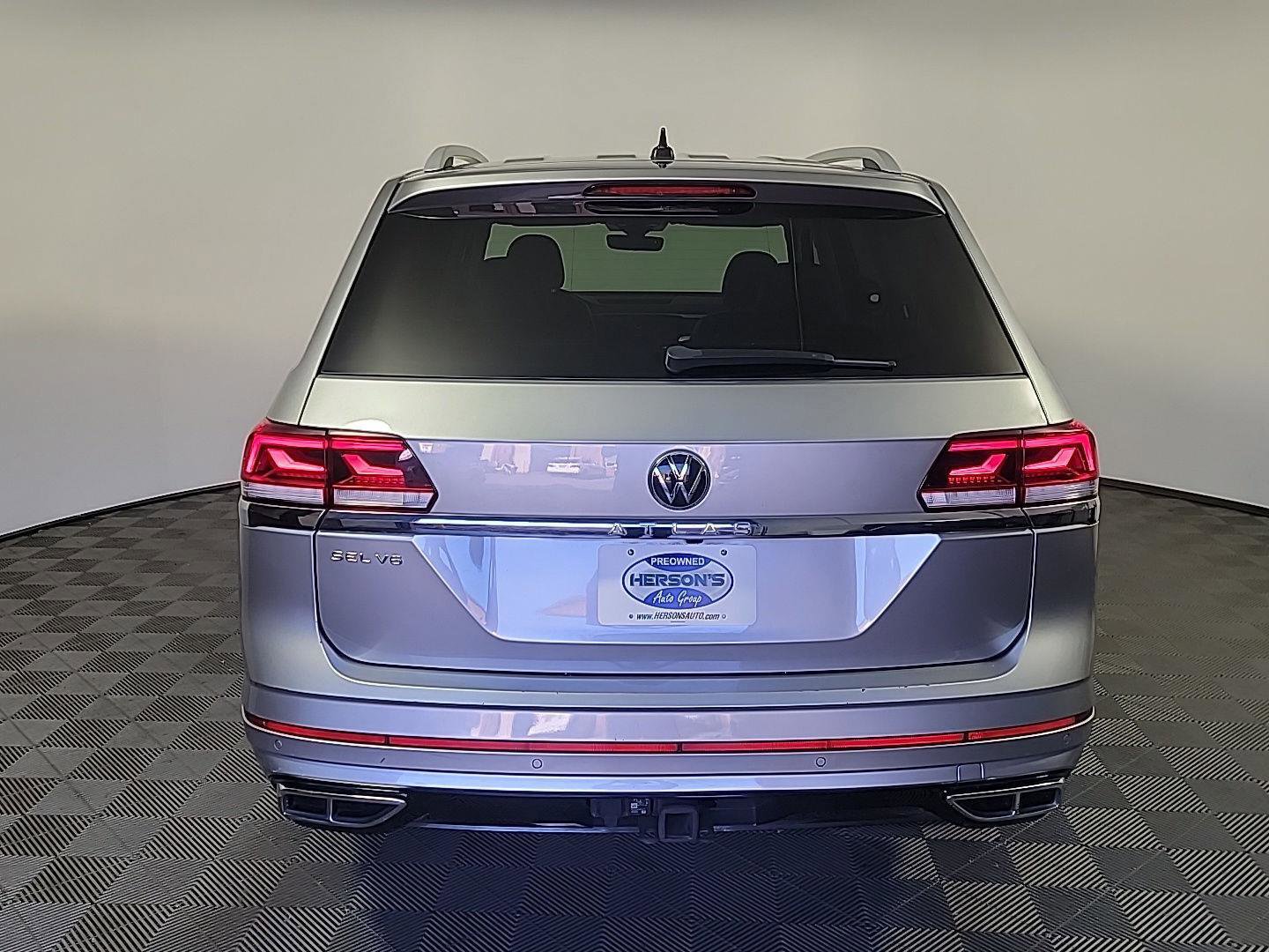 Used 2022 Volkswagen Atlas SEL R-Line image 5