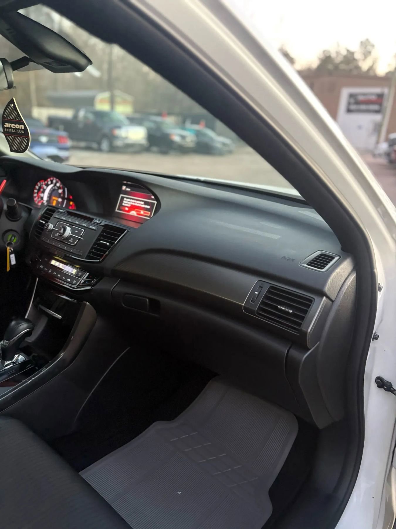 Used 2017 Honda Accord Sport image 36