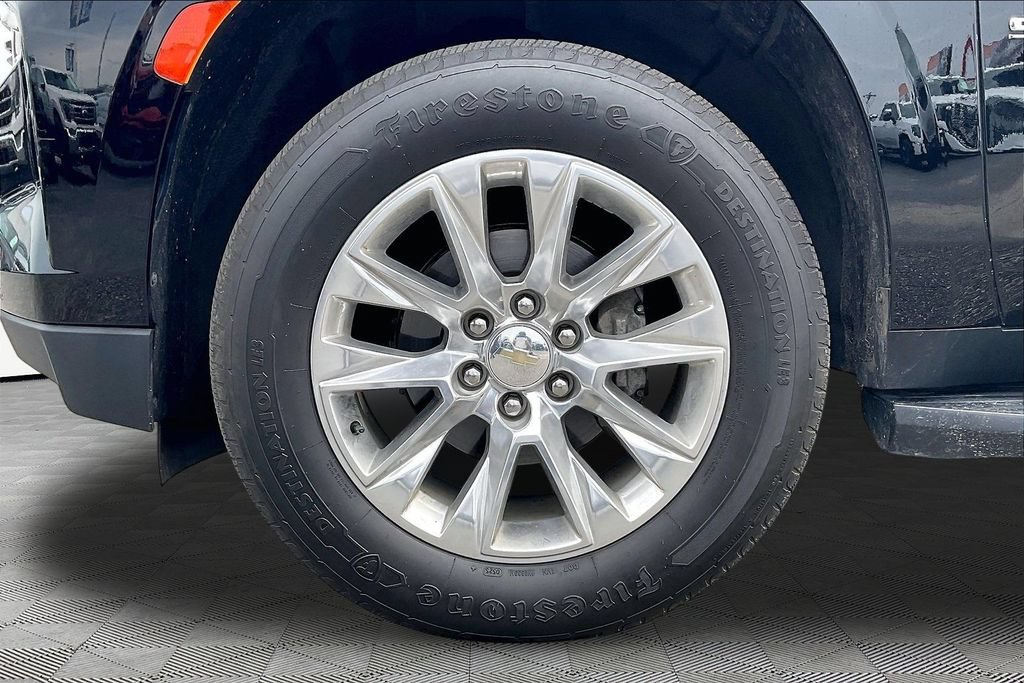 Used 2022 Chevrolet Suburban Premier AWD/4WD image 35