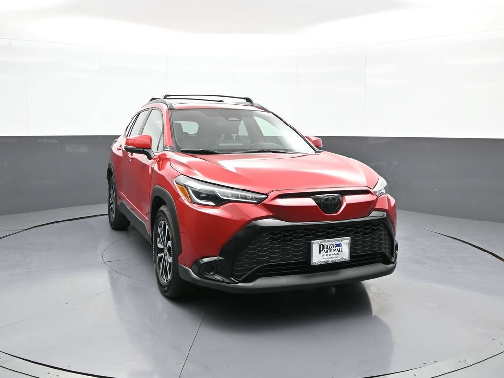 Used 2024 Toyota Corolla Cross AWD Hybrid w/ Moonroof Package image 3