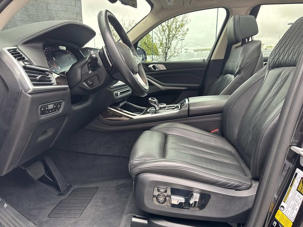 Used 2020 BMW X7 xDrive40i w/ Premium Package AWD/4WD image 17