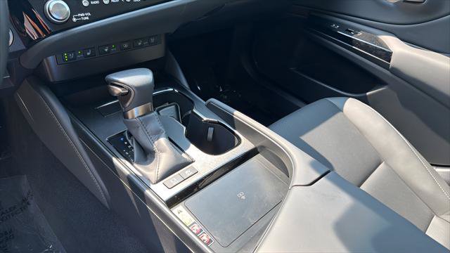 Certified 2024 Lexus ES 300h w/ Premium Package FWD image 32