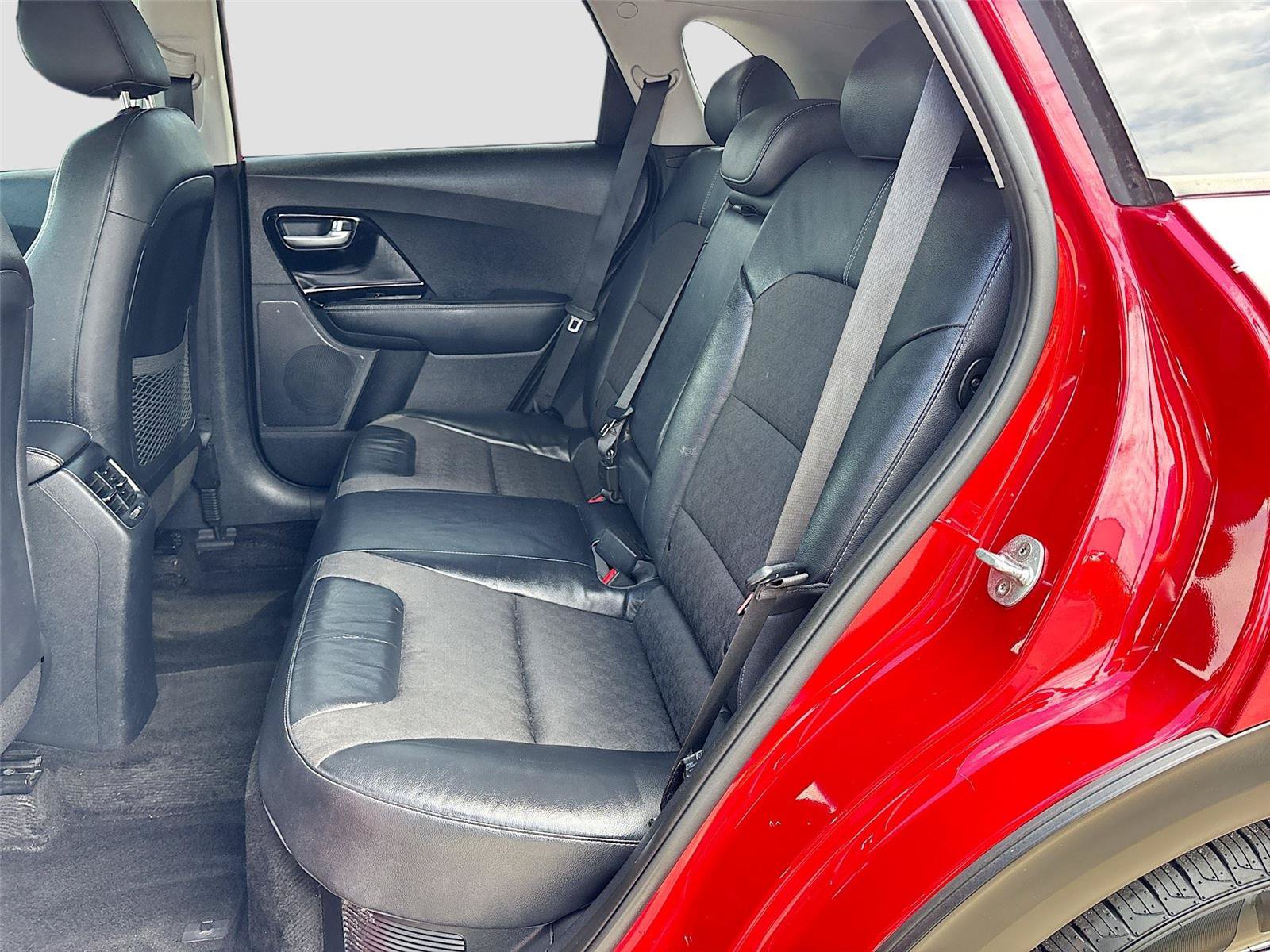 Used 2019 Kia Niro EX FWD image 23