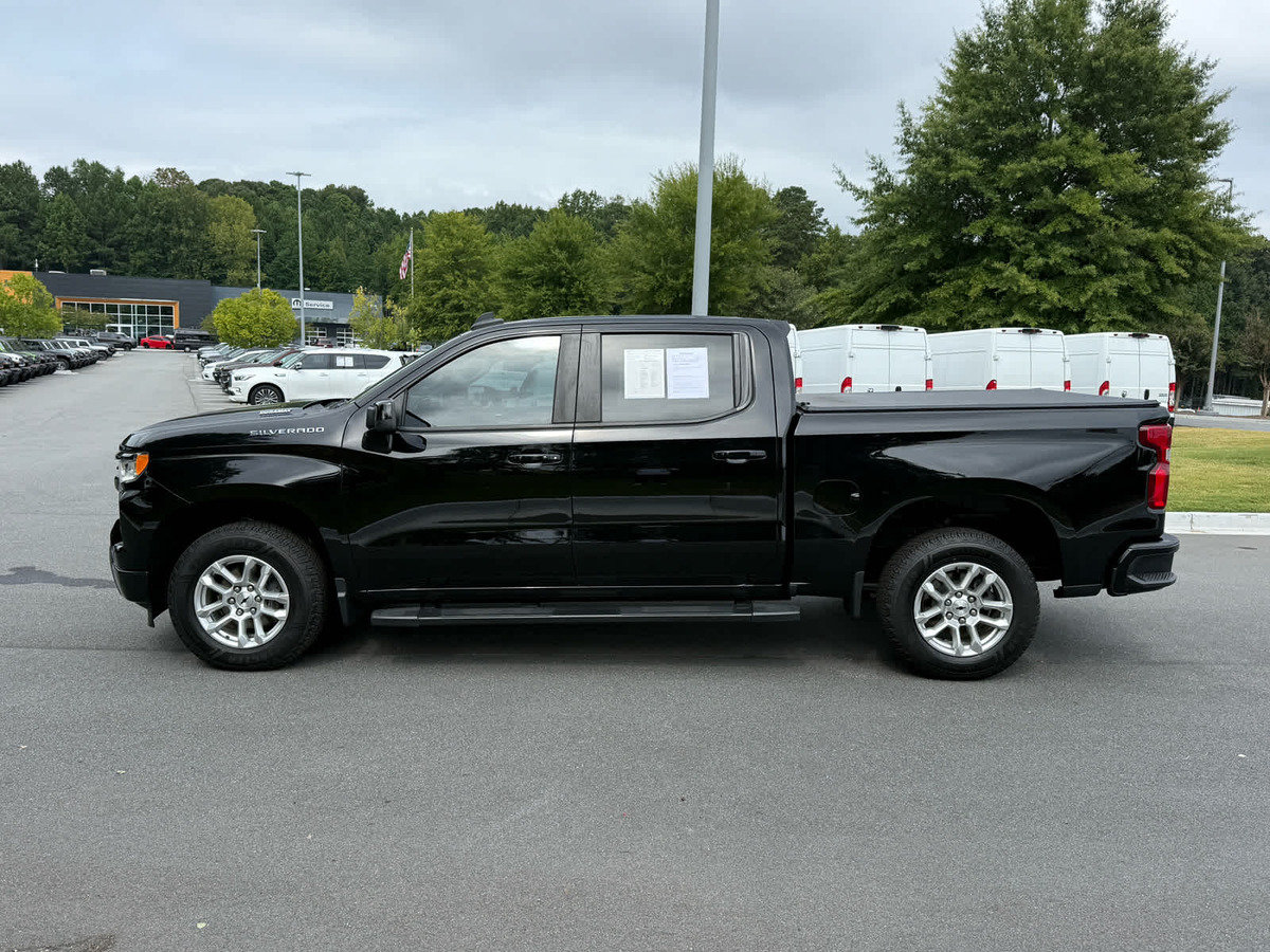 Used 2023 Chevrolet Silverado 1500 RST RWD image 2