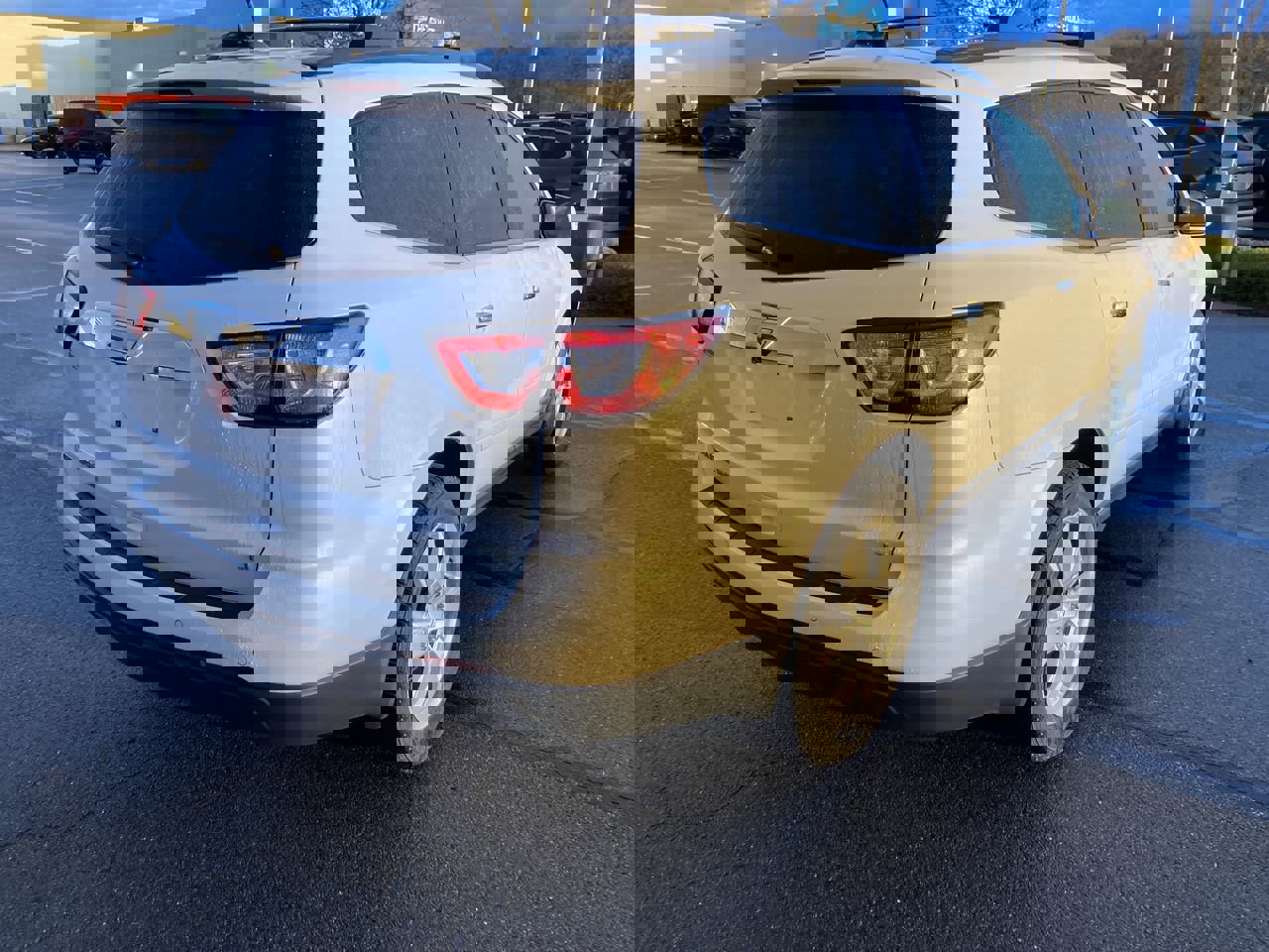 Used 2017 Chevrolet Traverse LT w/ Style and Technology Package image 7