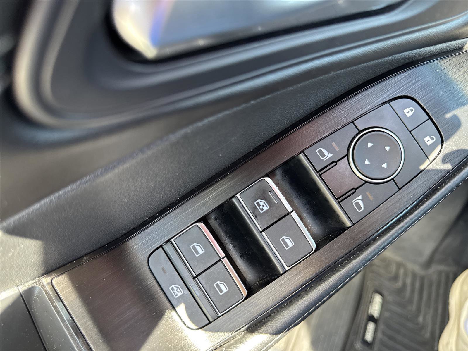 Used 2023 Nissan Rogue SL w/ SL Premium Package FWD image 18