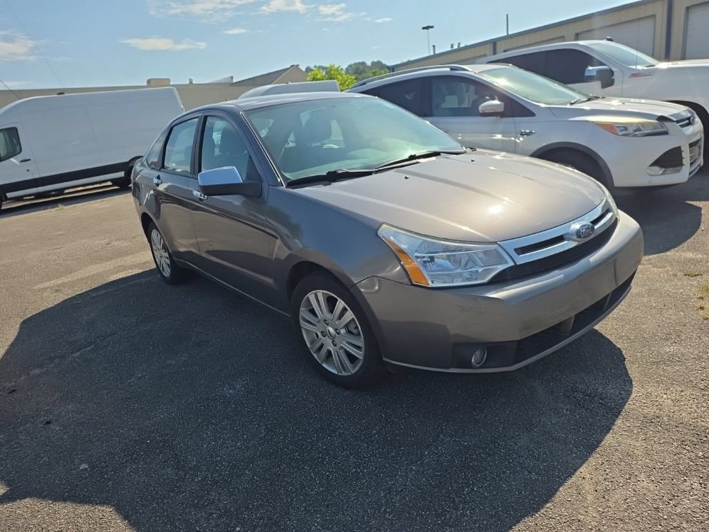 Used 2010 Ford Focus SEL FWD image 3