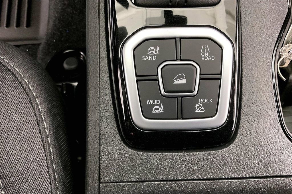 New 2026 Nissan Frontier SV w/ All-Weather Content Package image 41