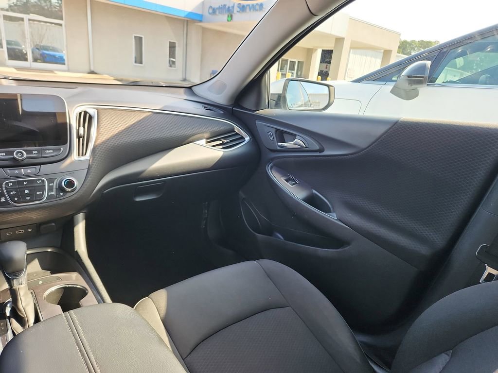 Certified 2021 Chevrolet Malibu LT image 12