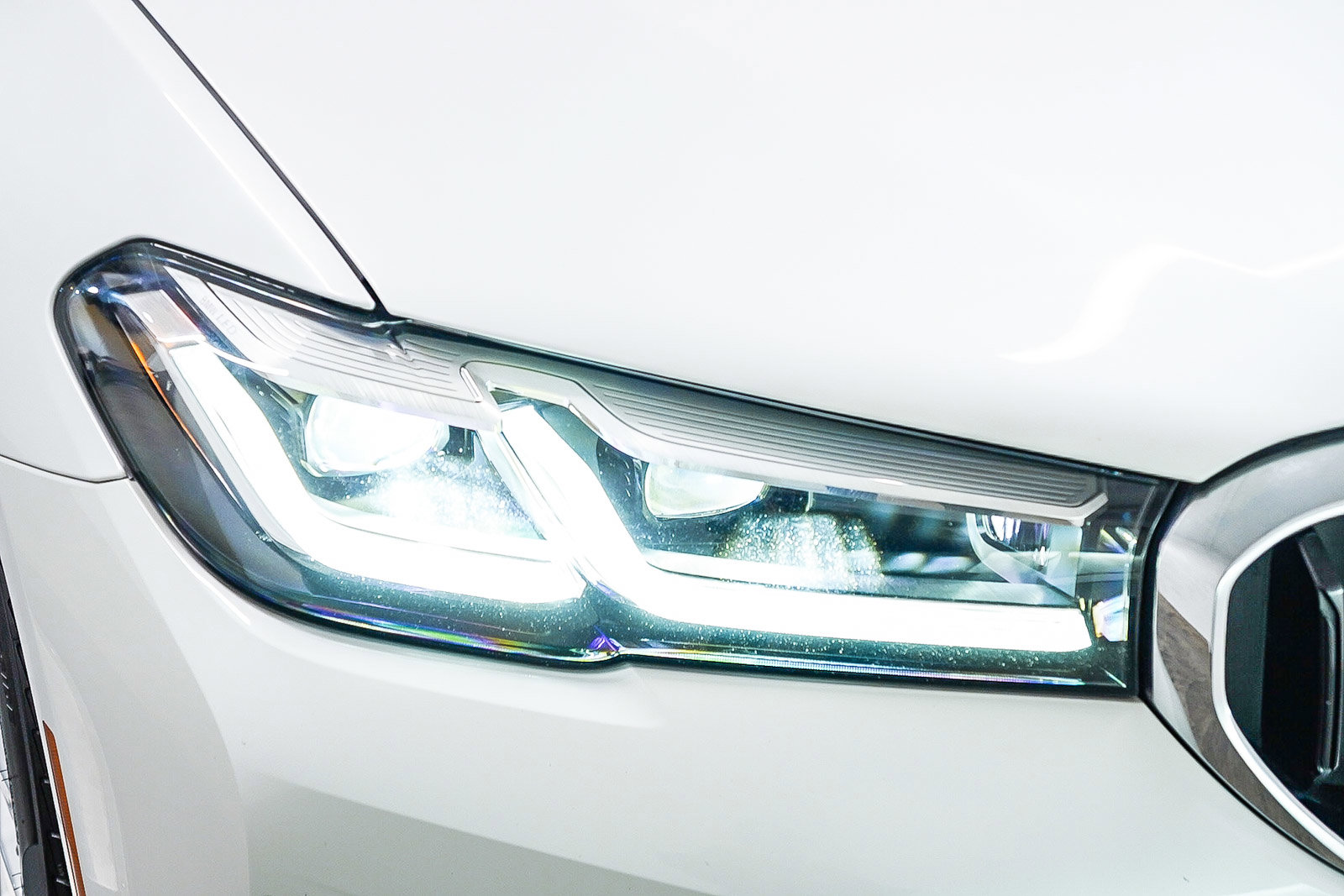 Certified 2022 BMW 530i w/ Premium Package image 8