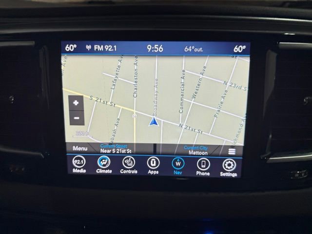 Used 2019 Chrysler Pacifica Touring-L Plus w/ Advanced Safetytec Group FWD image 2