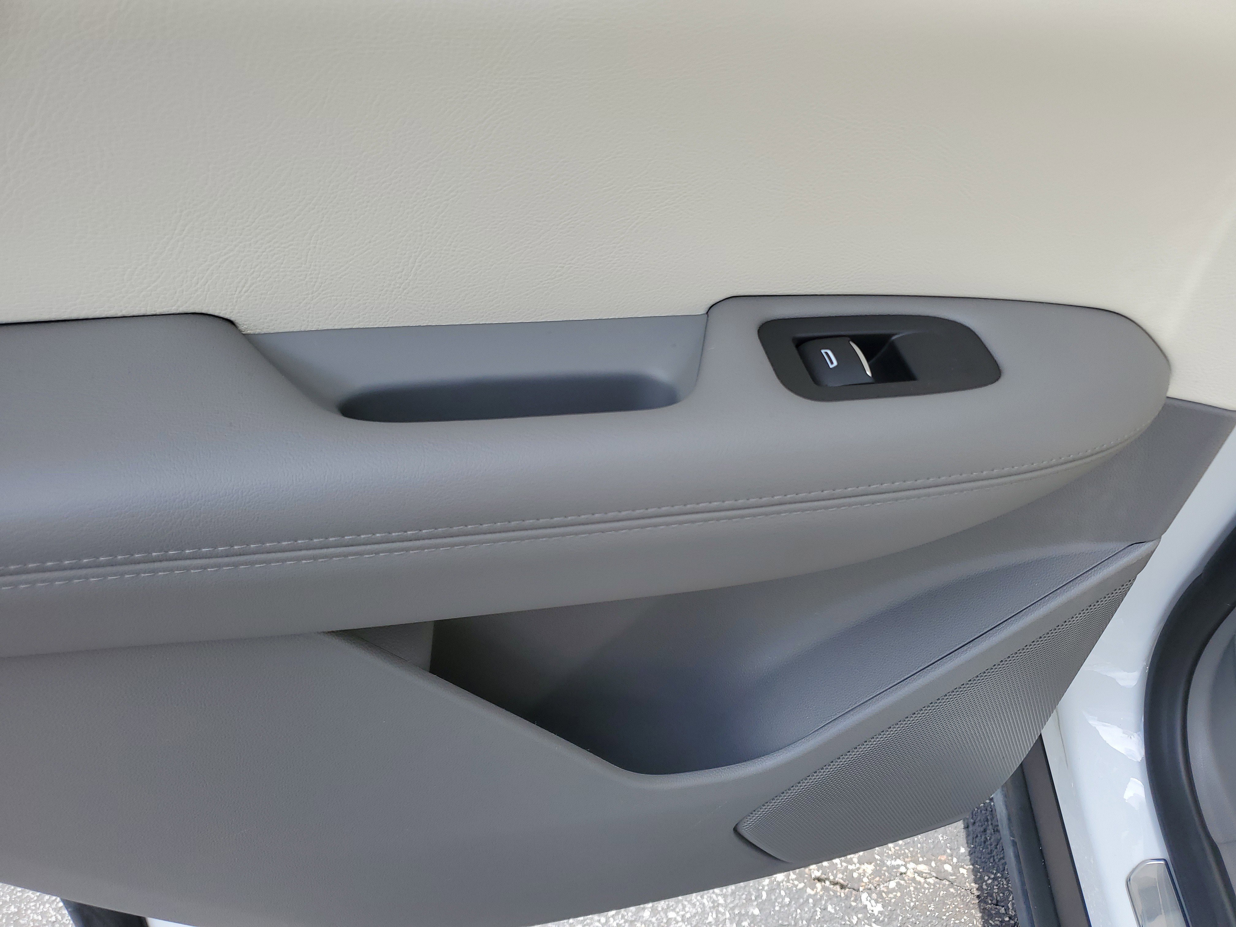 Used 2021 Cadillac XT6 Premium Luxury w/ LPO, Floor Liner Package image 13