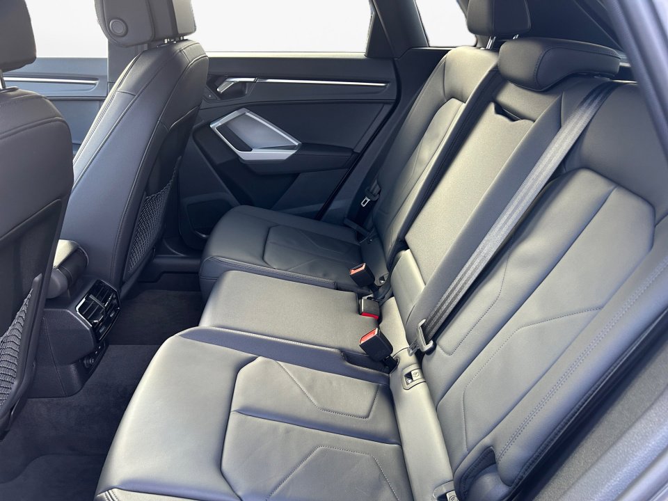 Certified 2025 Audi Q3 2.0T Premium w/ Convenience Package image 13