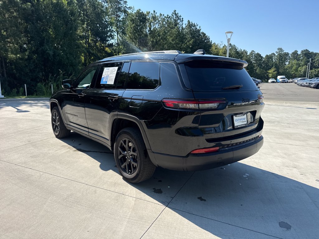 Used 2025 Jeep Grand Cherokee L Altitude AWD/4WD image 5