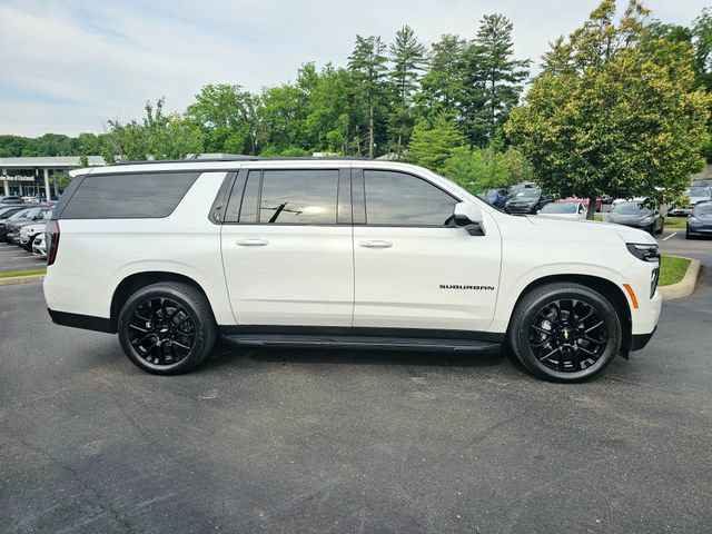 Used 2025 Chevrolet Suburban RST w/ RST Capability Package AWD/4WD image 9