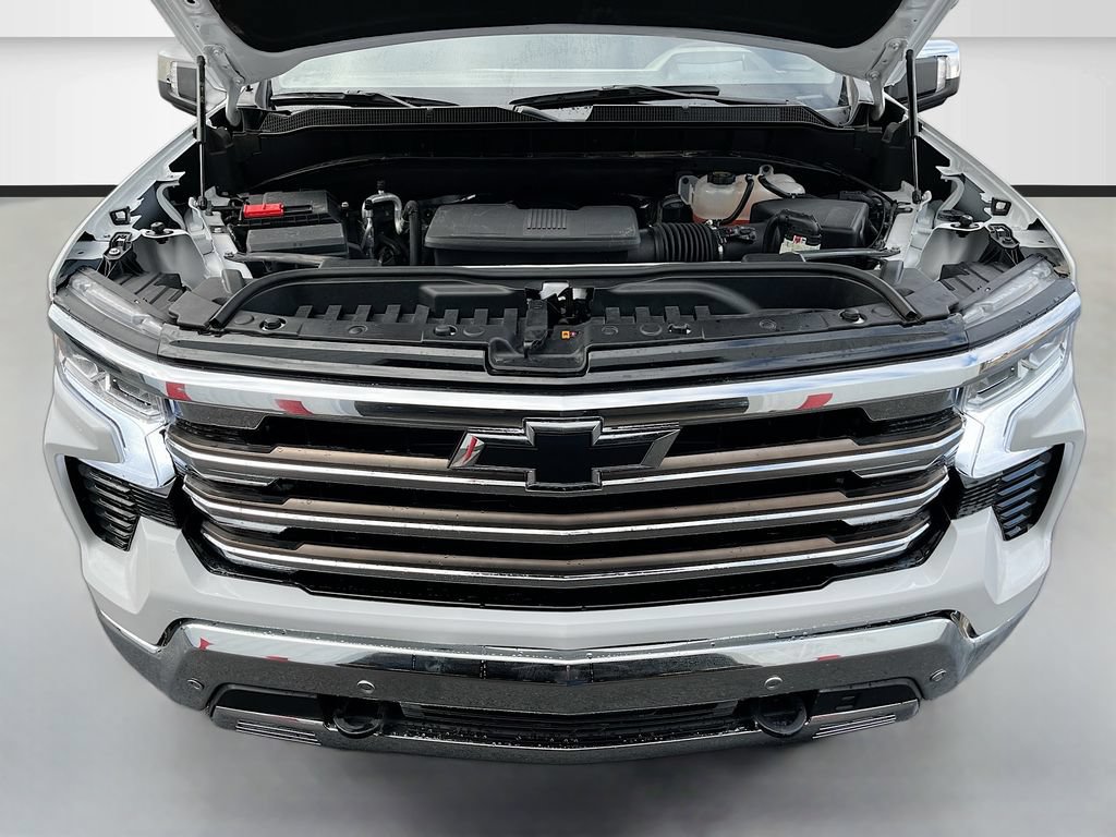 Used 2025 Chevrolet Silverado 1500 LTZ w/ Technology Package AWD/4WD image 33