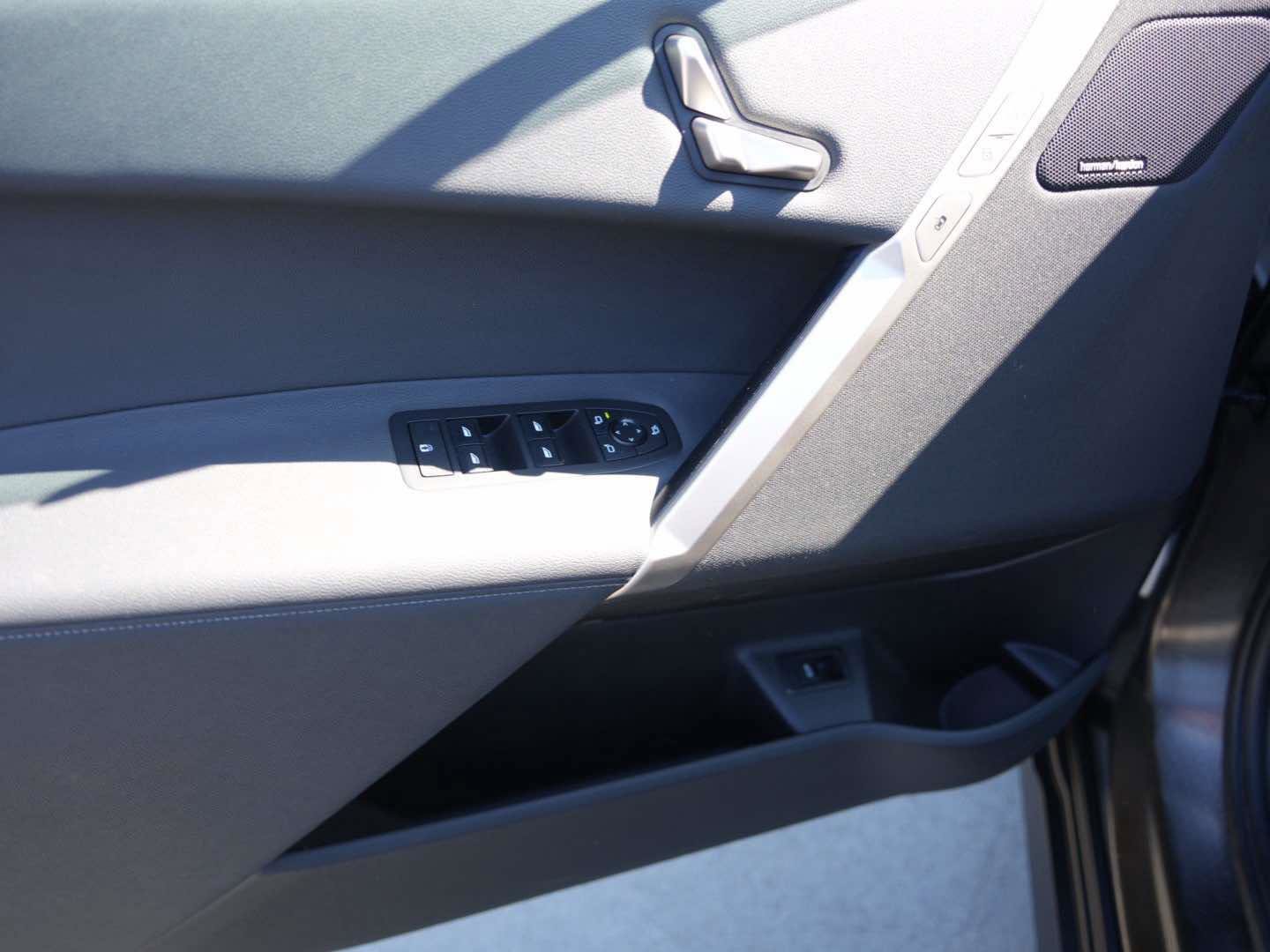 Used 2024 BMW iX xDrive50 image 14