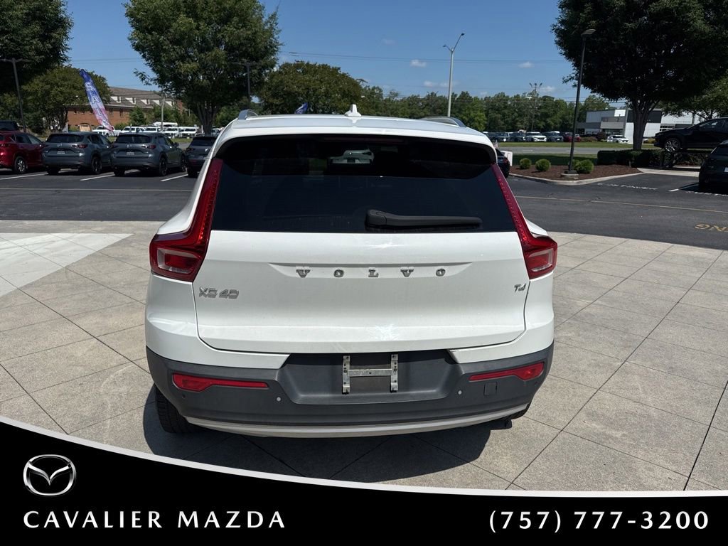 Used 2019 Volvo XC40 T4 Momentum FWD image 8