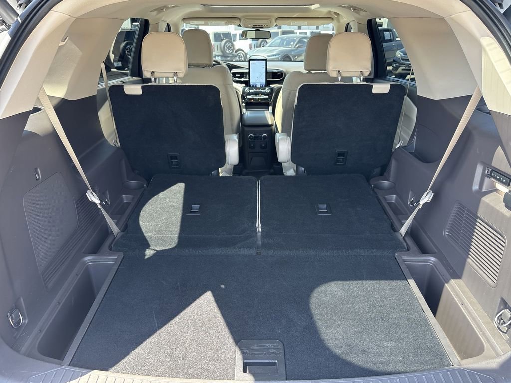 Used 2022 Ford Explorer Platinum w/ Equipment Group 601A image 22