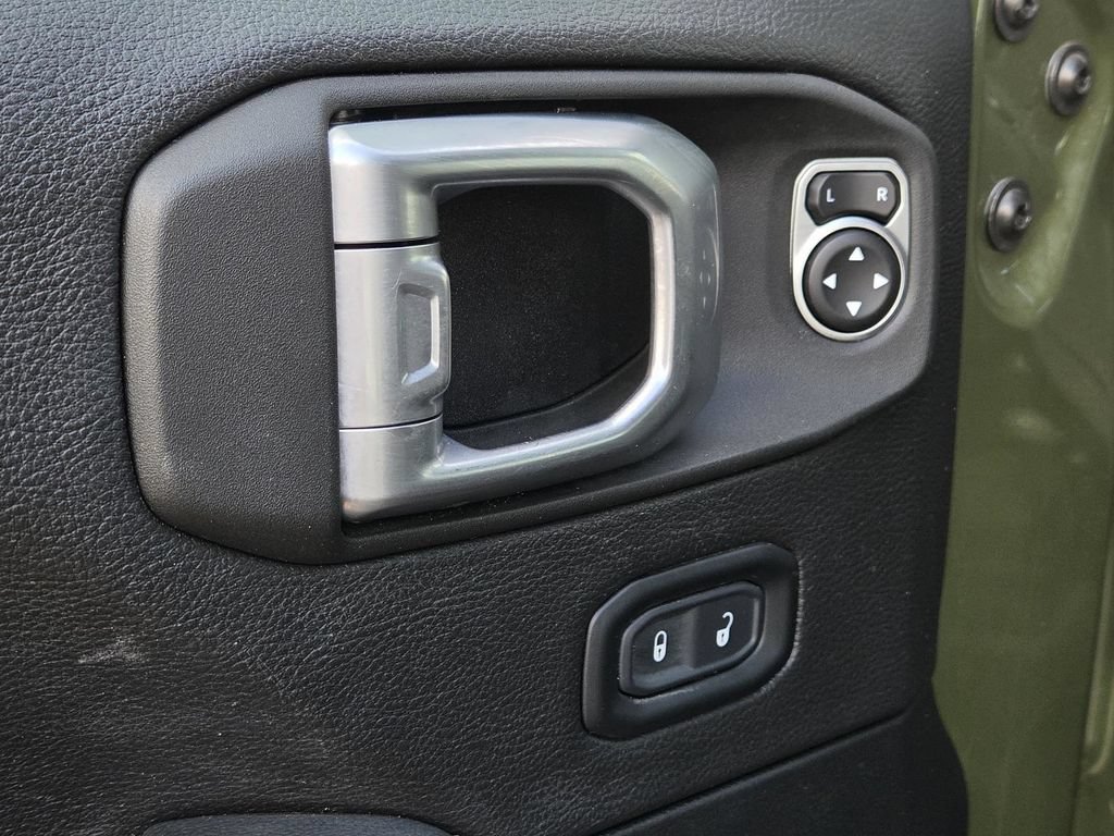 Used 2020 Jeep Wrangler Unlimited Rubicon AWD/4WD image 11