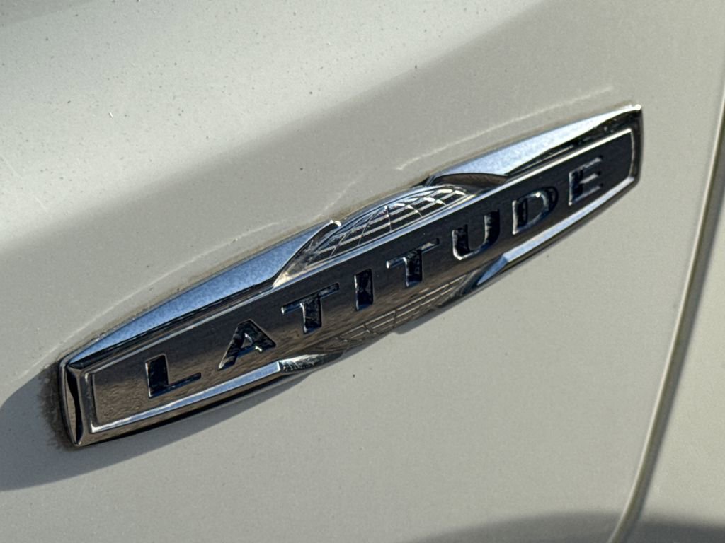 Used 2017 Jeep Renegade Latitude image 9