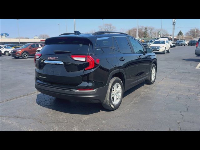 Certified 2023 GMC Terrain SLE w/ Driver Convenience Package image 8