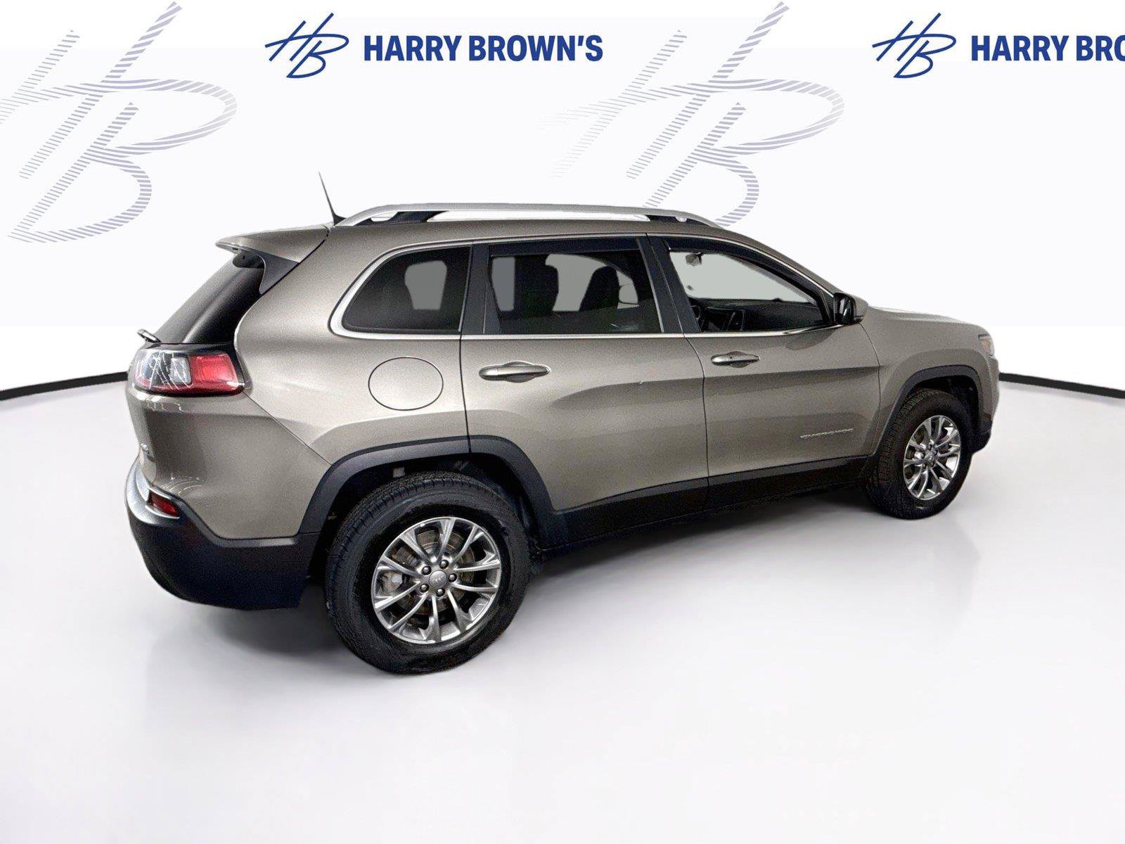 Used 2019 Jeep Cherokee Latitude Plus w/ Cold Weather Group AWD/4WD image 30