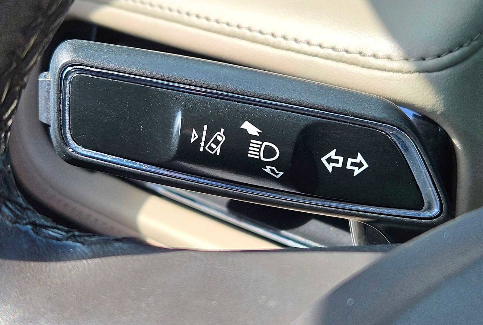 Used 2022 Lincoln Nautilus Reserve w/ Equipment Group 201A image 25