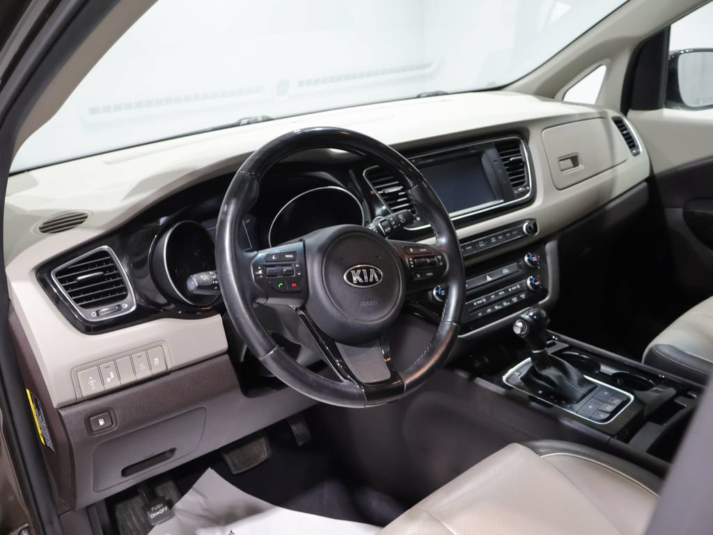 Used 2015 Kia Sedona SX Limited FWD image 15