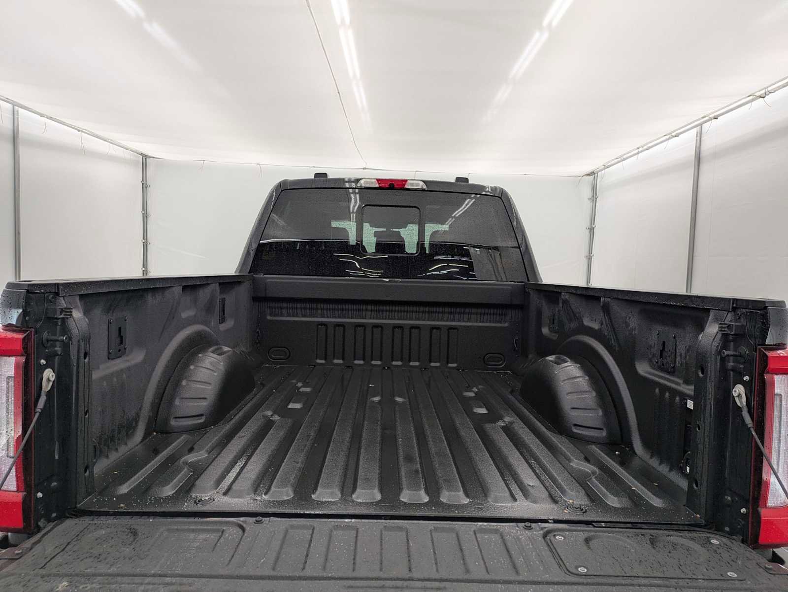 Used 2023 Ford F350 Platinum w/ Tremor Off-Road Package AWD/4WD image 35