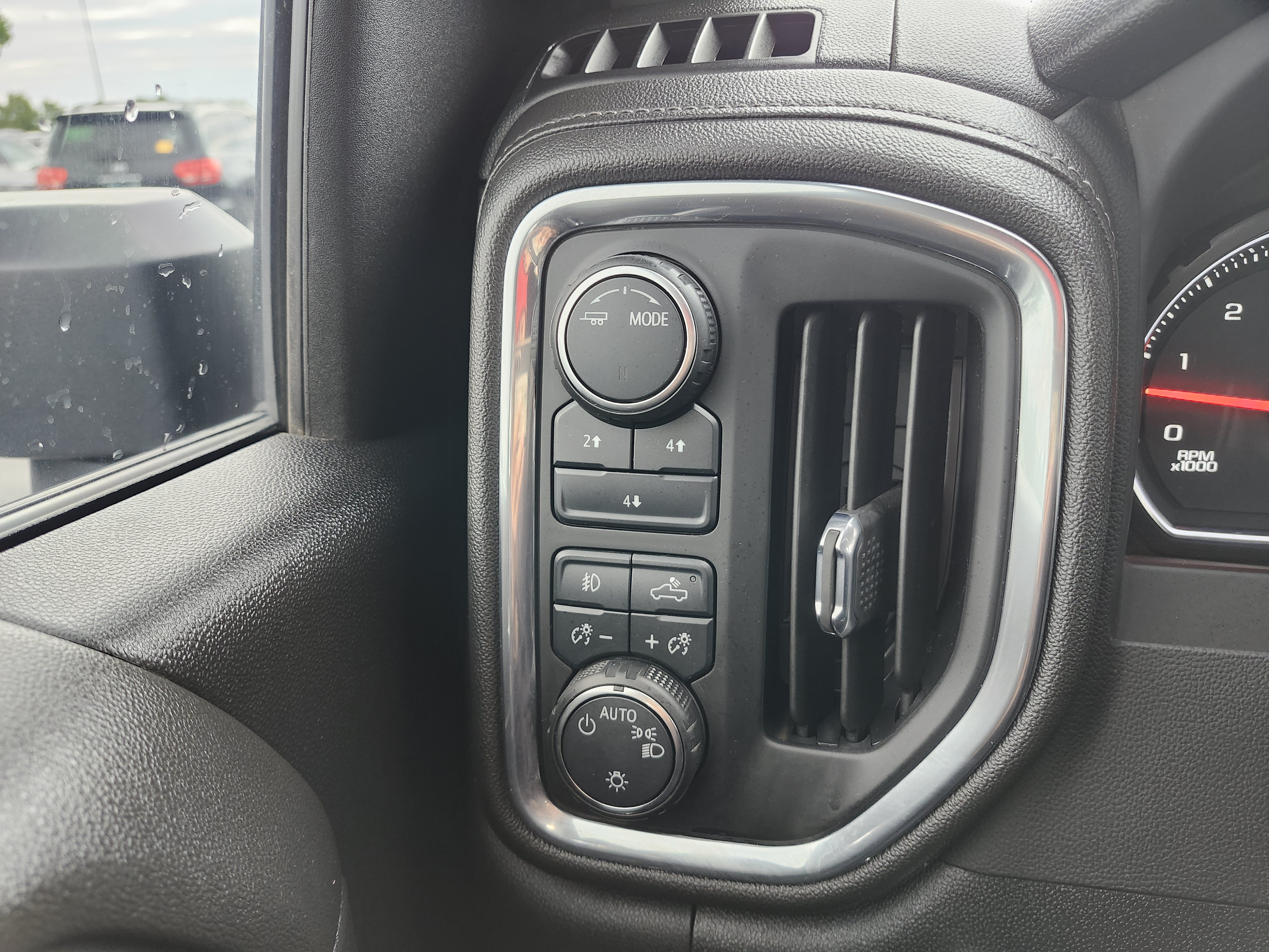 Used 2023 Chevrolet Silverado 3500 LT w/ Convenience Package AWD/4WD image 10