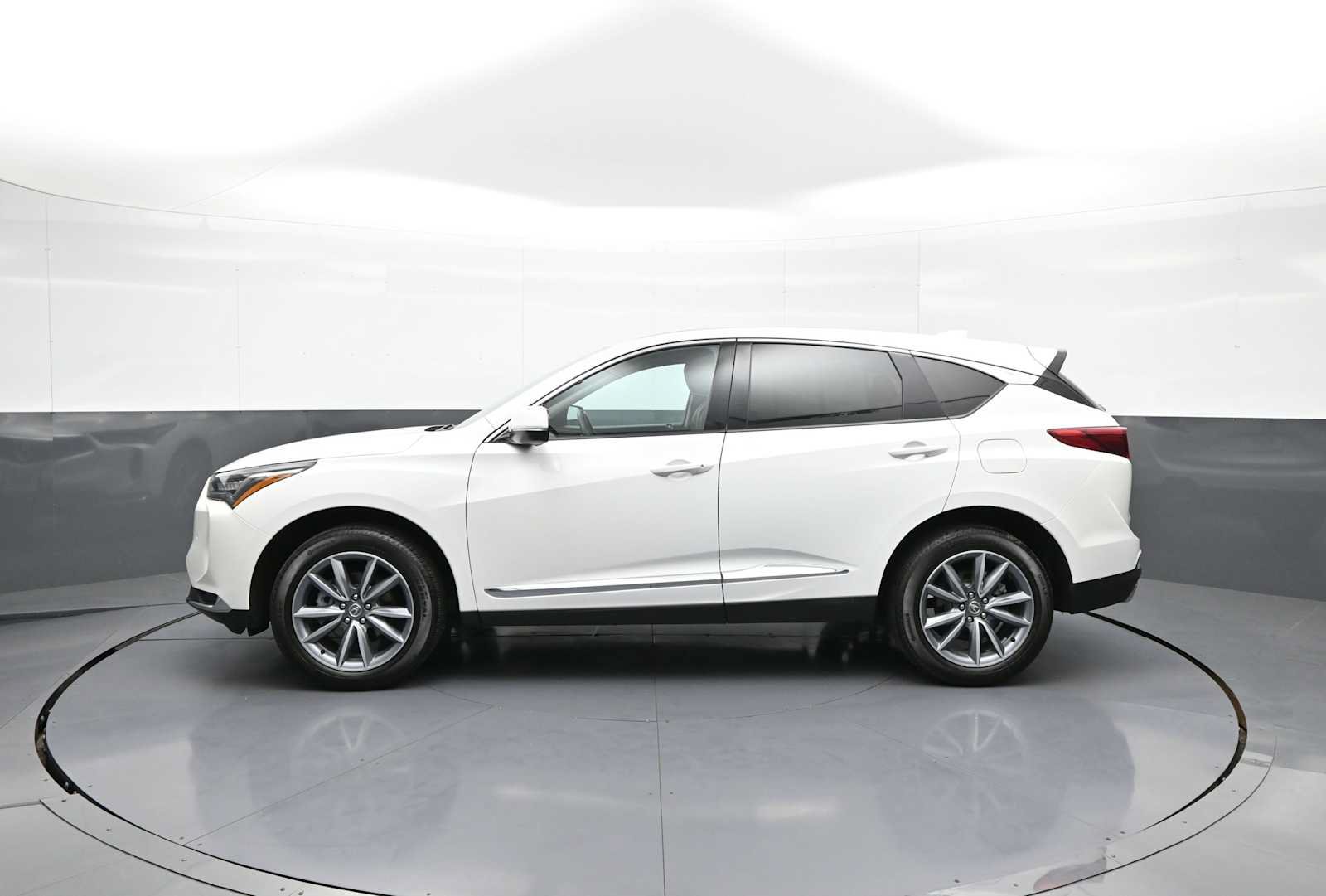 Certified 2024 Acura RDX w/ Technology Package AWD/4WD image 9