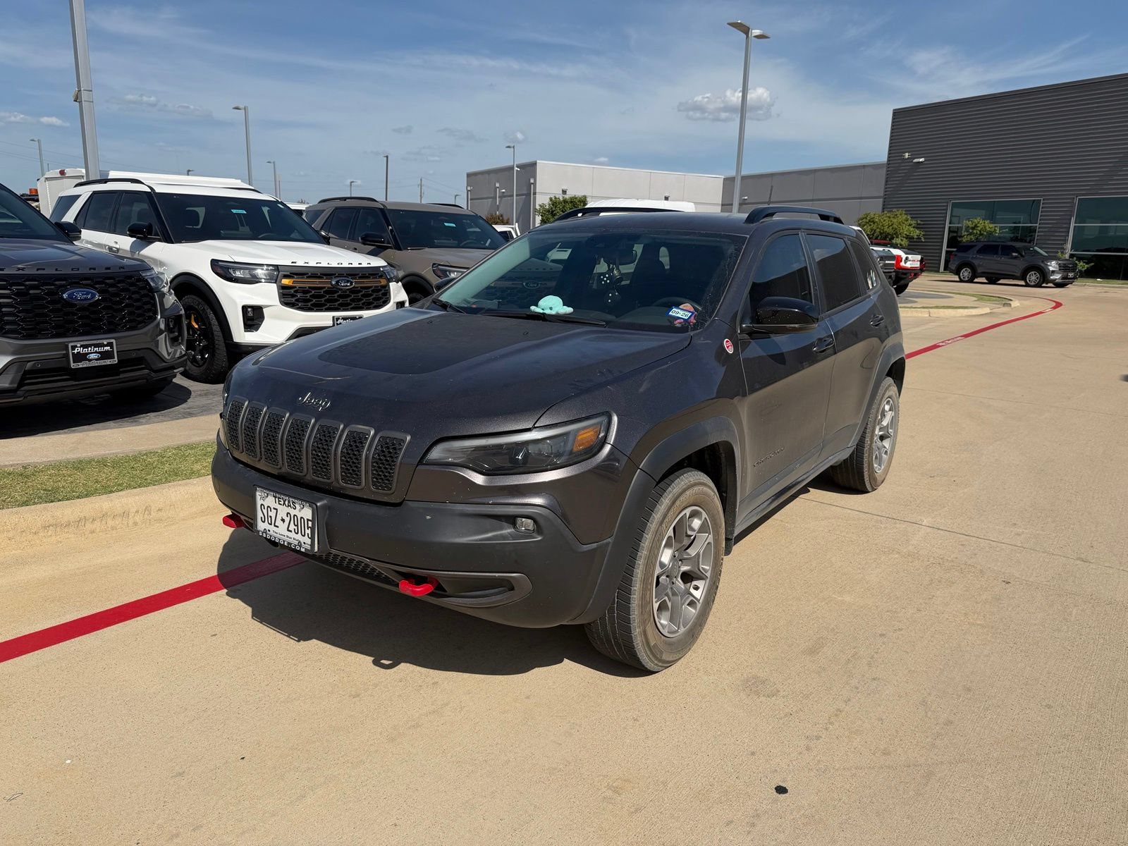 Used 2022 Jeep Cherokee Trailhawk w/ Premium Leather Package AWD/4WD image 8