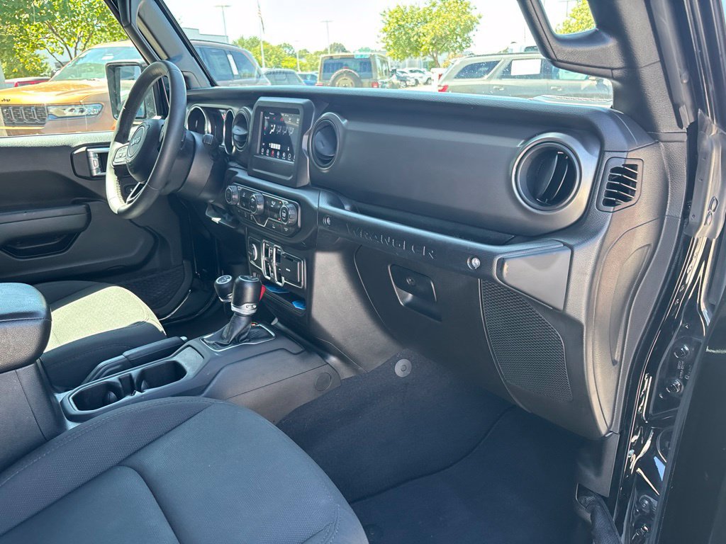 Used 2023 Jeep Wrangler Unlimited Sport AWD/4WD image 29