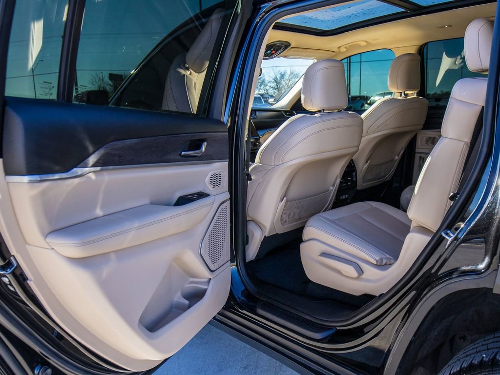 Used 2022 Jeep Grand Cherokee L Limited image 25