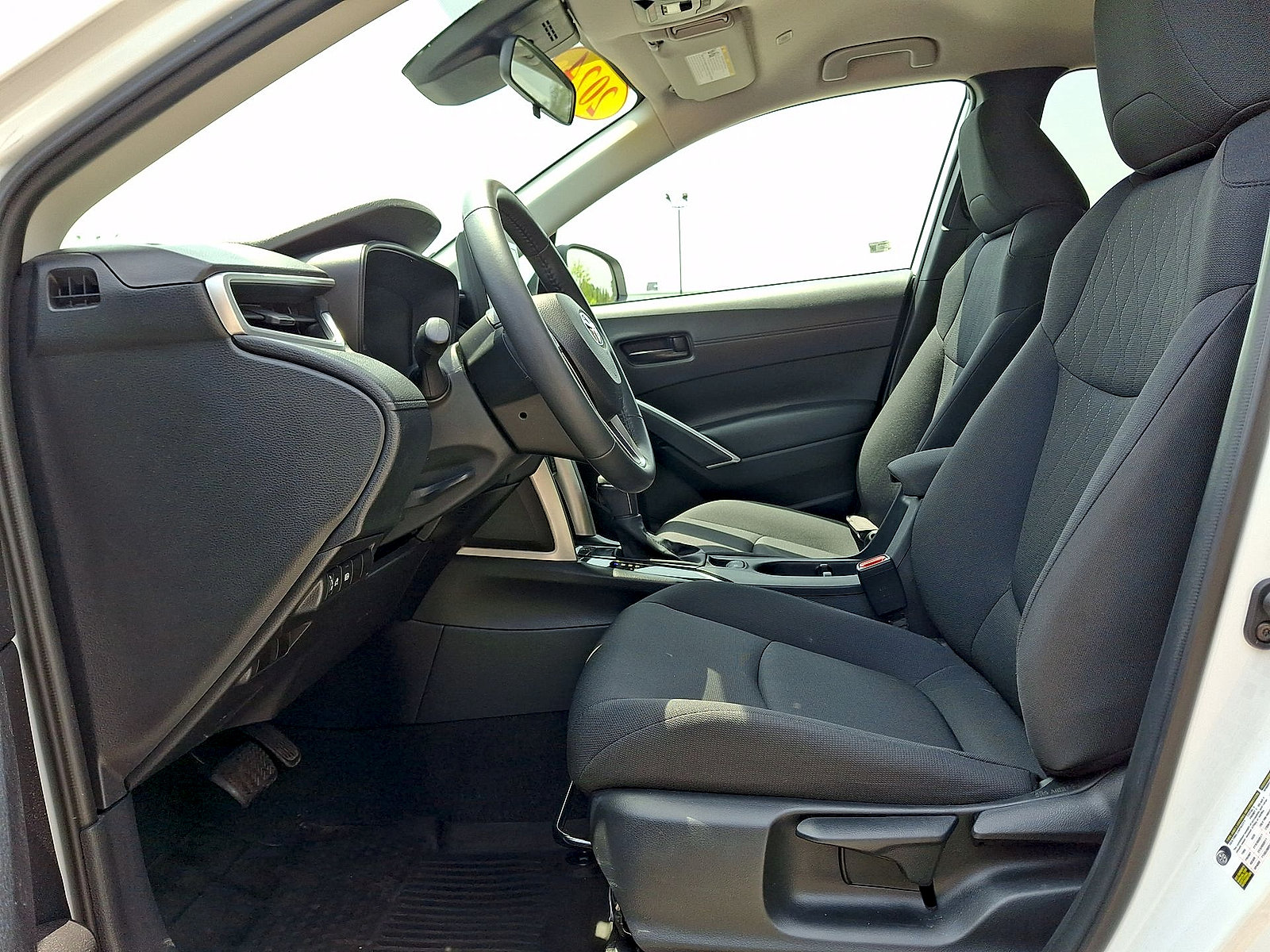 Used 2024 Toyota Corolla Cross LE AWD/4WD image 11