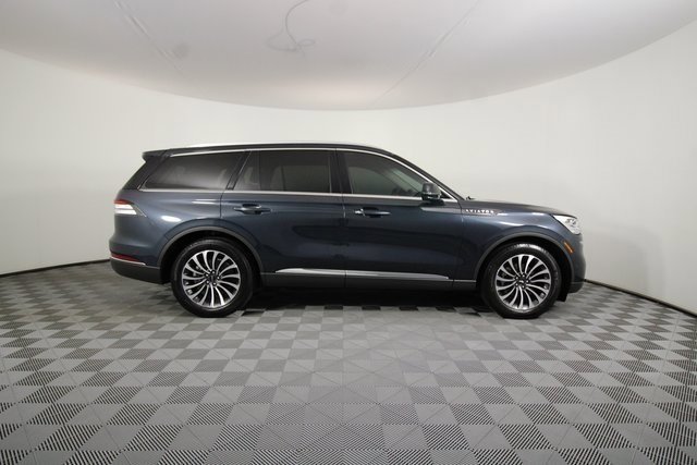 Used 2023 Lincoln Aviator Reserve w/ Equipment Group 201A image 5