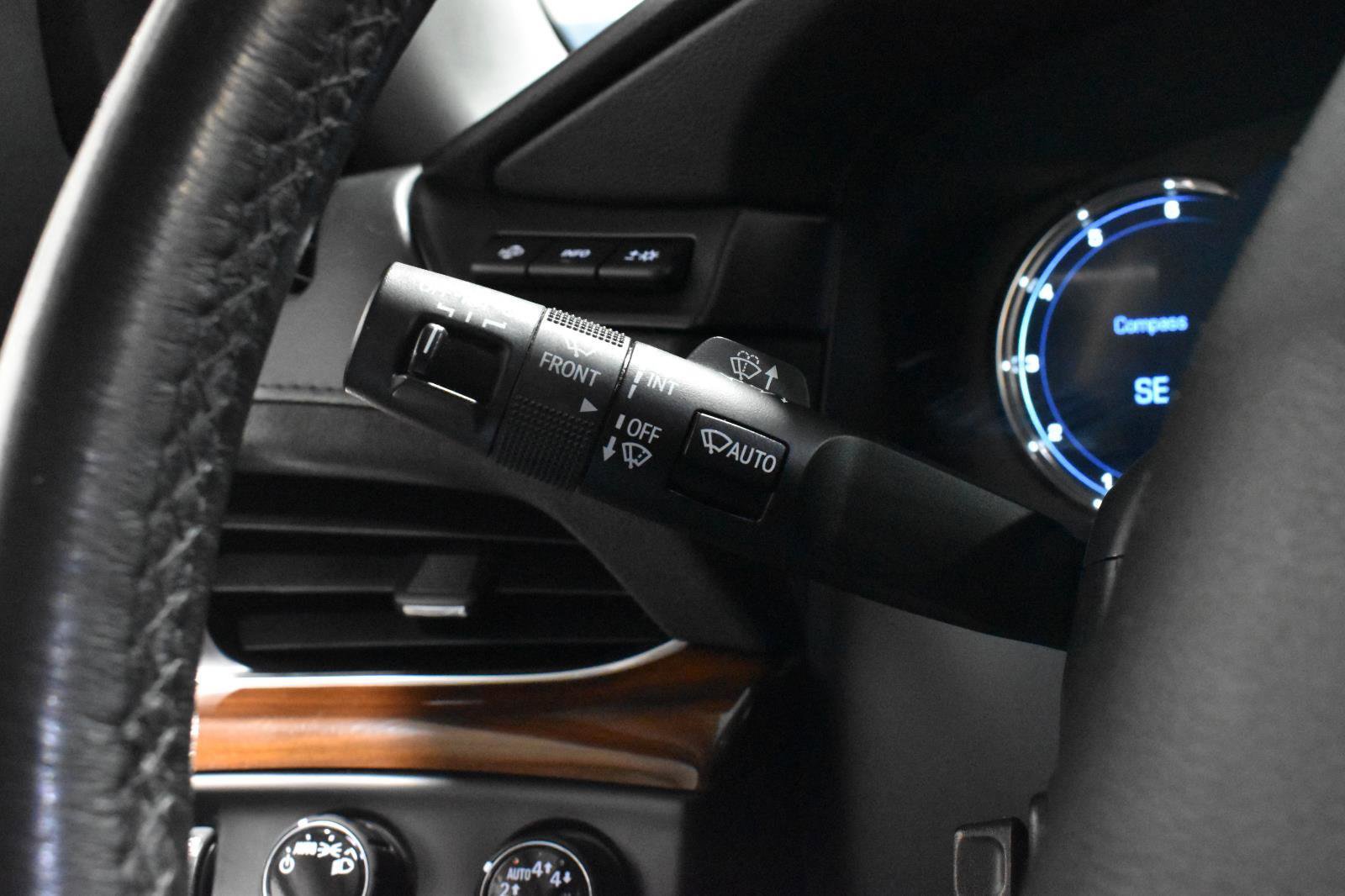 Used 2019 Cadillac Escalade Premium Luxury image 13