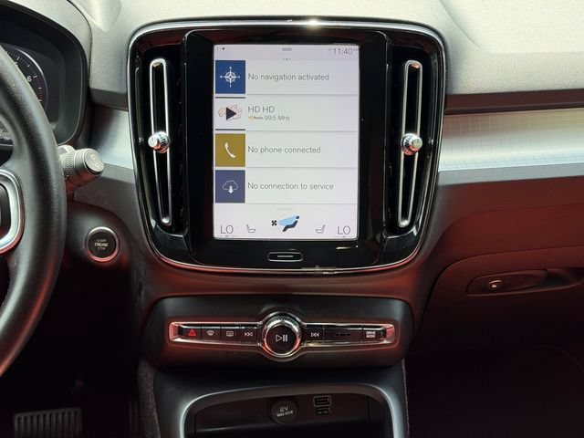 Used 2020 Volvo XC40 T4 Momentum FWD image 17