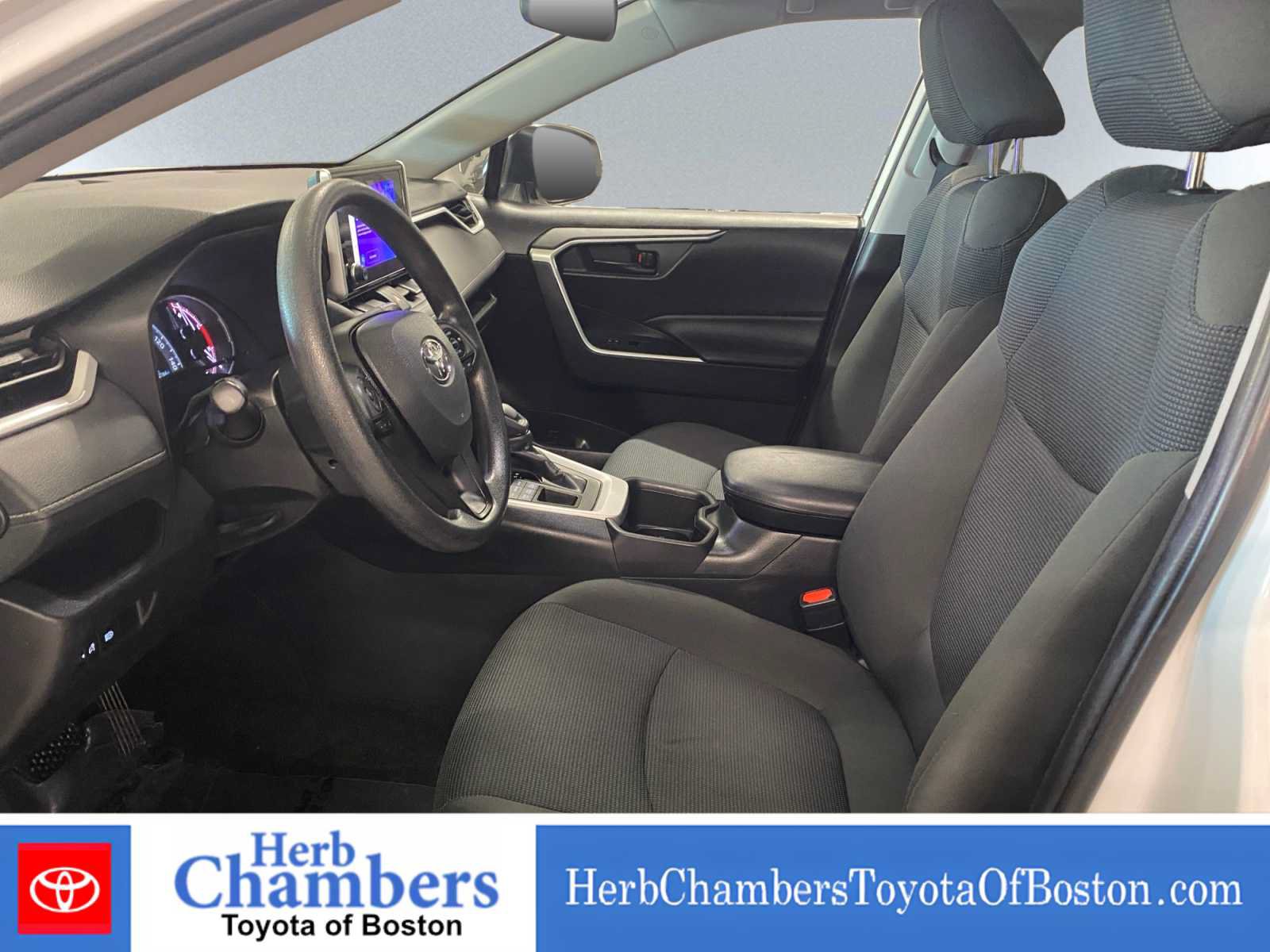 Used 2023 Toyota RAV4 LE AWD/4WD image 7