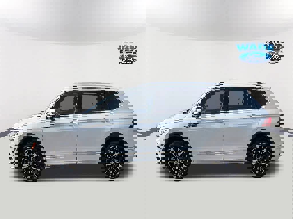 Used 2022 Volkswagen Tiguan SEL R-Line image 8