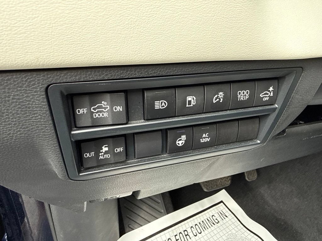 Used 2022 Toyota Tundra Capstone AWD/4WD image 23