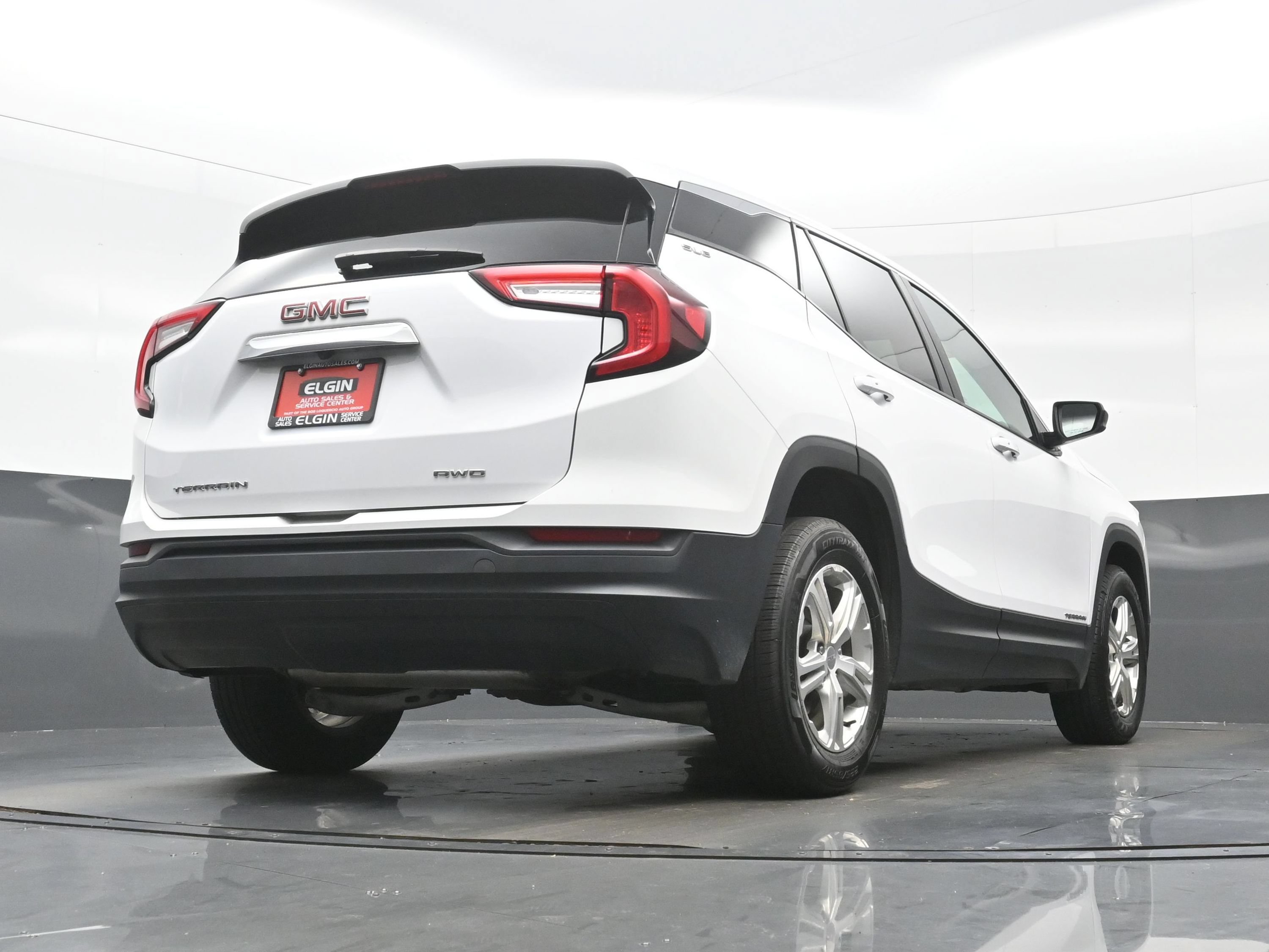Used 2024 GMC Terrain SLE AWD/4WD image 29