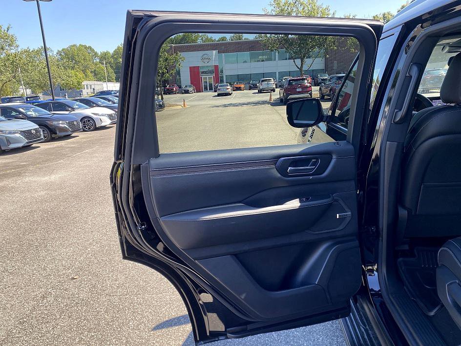 New 2026 Nissan Armada SL image 21