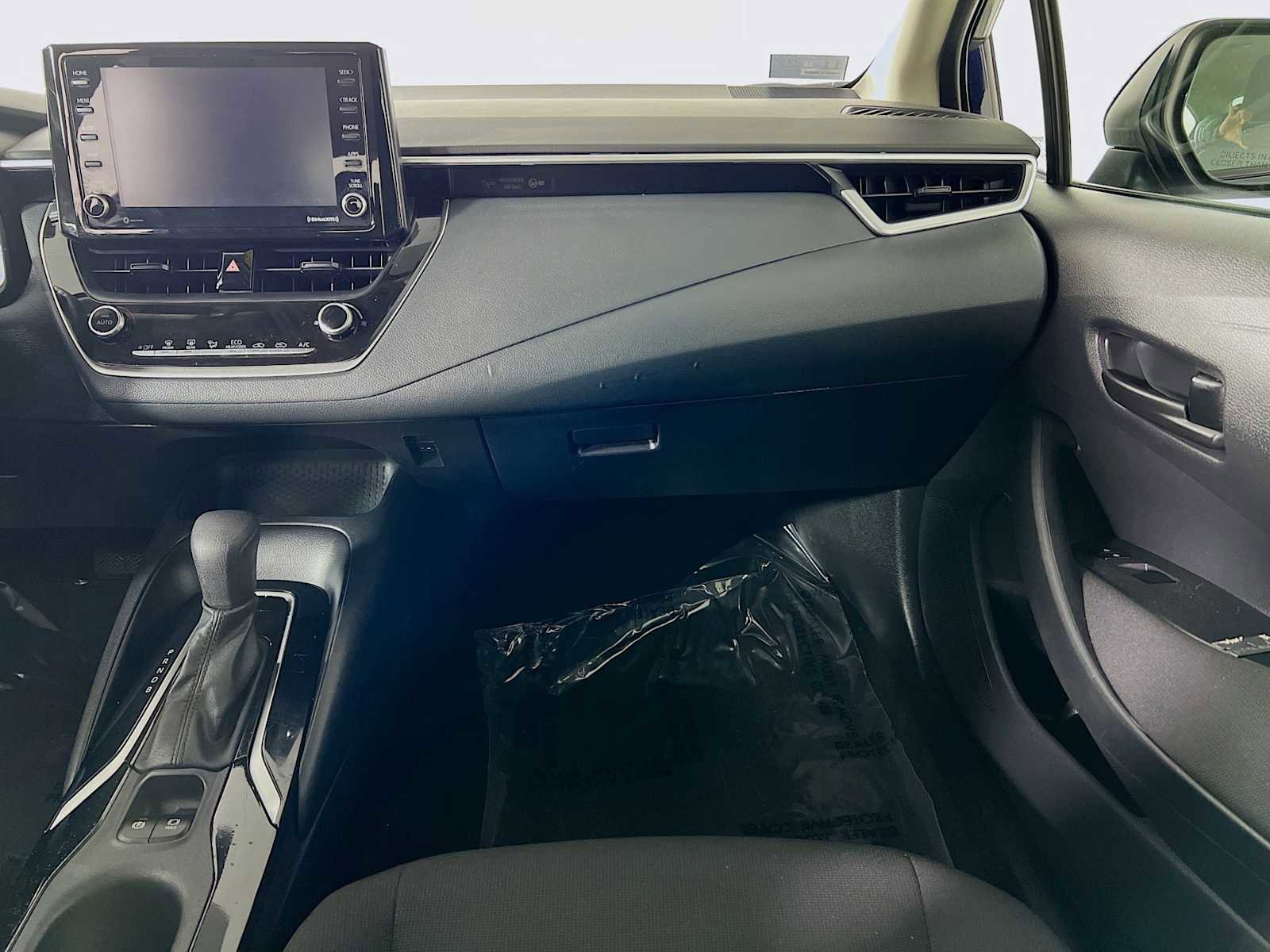 Used 2022 Toyota Corolla LE image 22