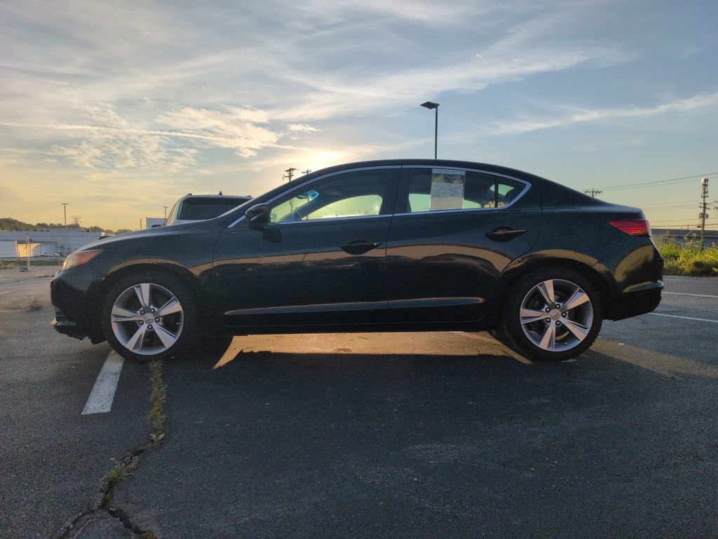 Used 2013 Acura ILX w/ Premium Package FWD image 3