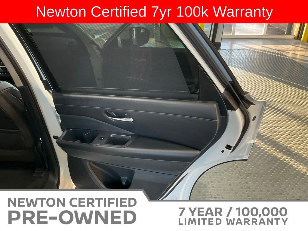 Used 2024 Nissan Pathfinder SL AWD/4WD image 34